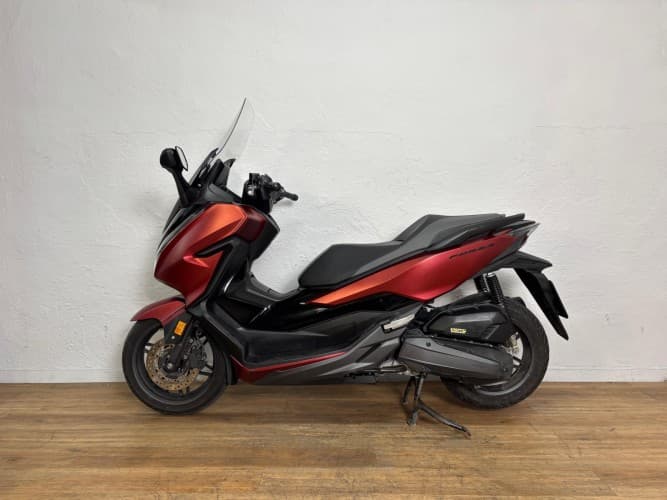HONDA FORZA 125 2018 de segunda mano