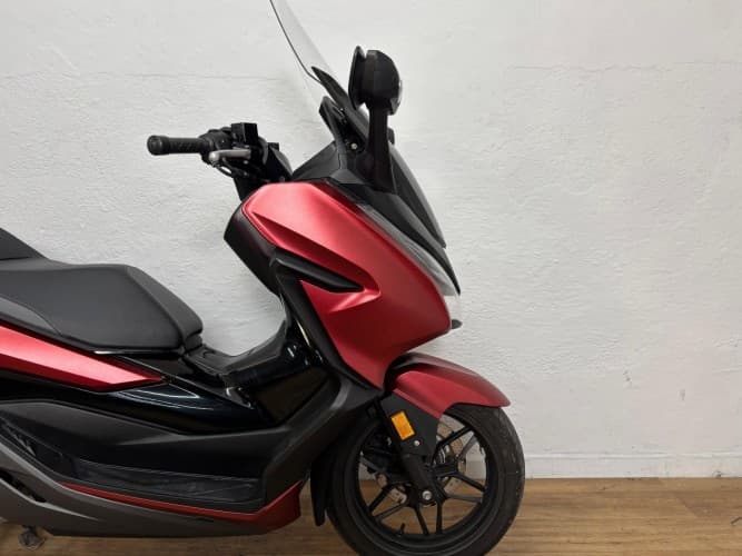 HONDA FORZA 125 2018 de segunda mano