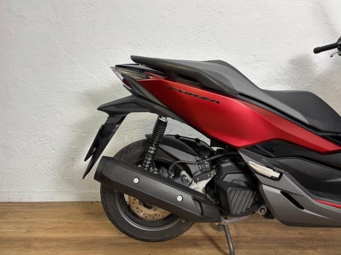 HONDA FORZA 125 2018 de segunda mano