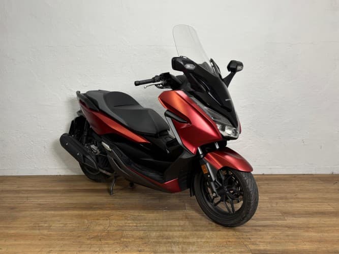HONDA FORZA 125 2018 de segunda mano