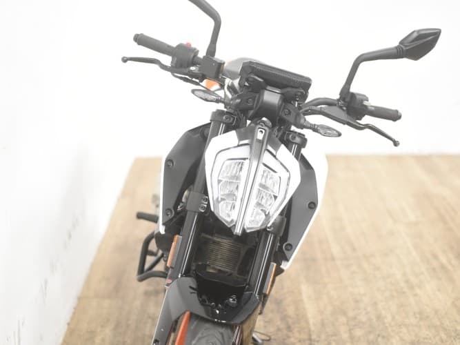 KTM DUKE 125 2023 de segunda mano