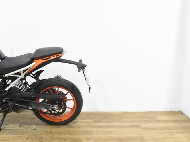 KTM DUKE 125 2023 de segunda mano