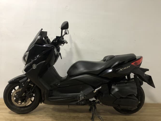 YAMAHA XMAX 400 2013 de segunda mano