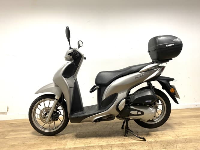 HONDA SH 125 MODE 2023 de segunda mano