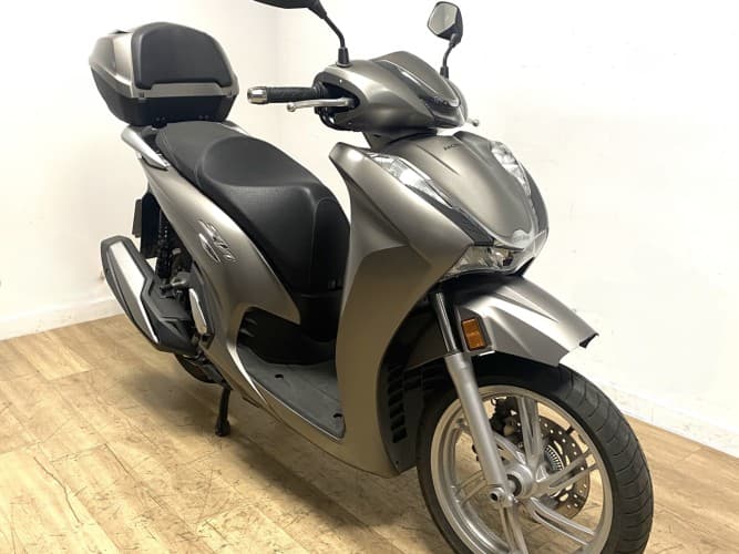 Comprar HONDA SH 350I 2023 de segunda mano HONDA SH 350I 2023 de segunda mano