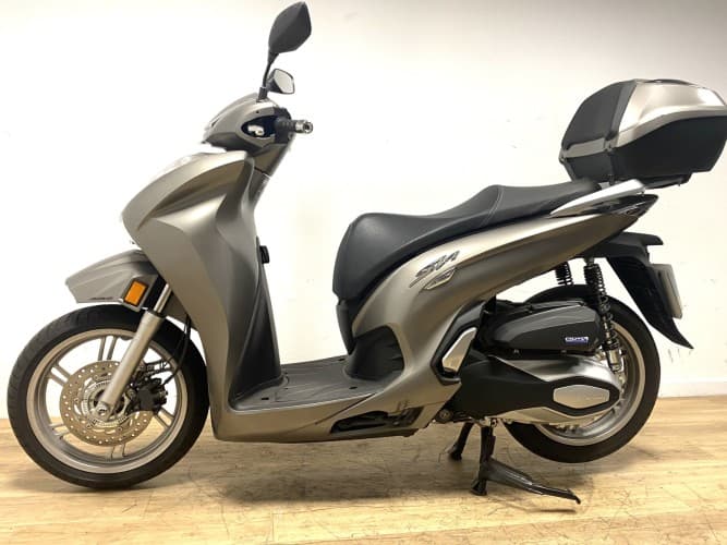 Comprar HONDA SH 350I 2023 de segunda mano HONDA SH 350I 2023 de segunda mano