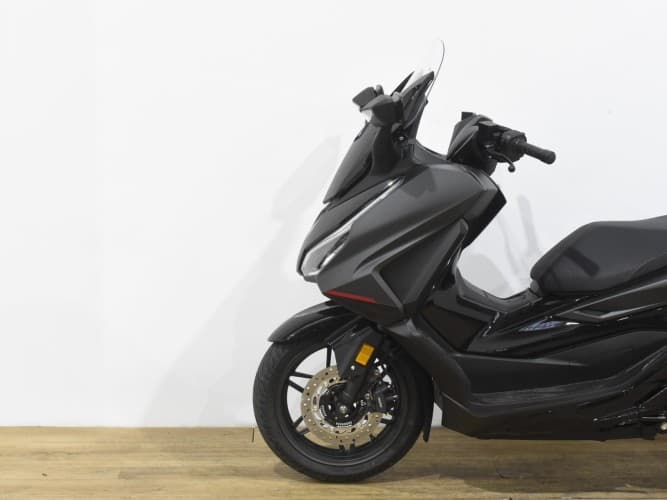 Comprar HONDA FORZA 350 2025 de segunda mano HONDA FORZA 350 2025 de segunda mano