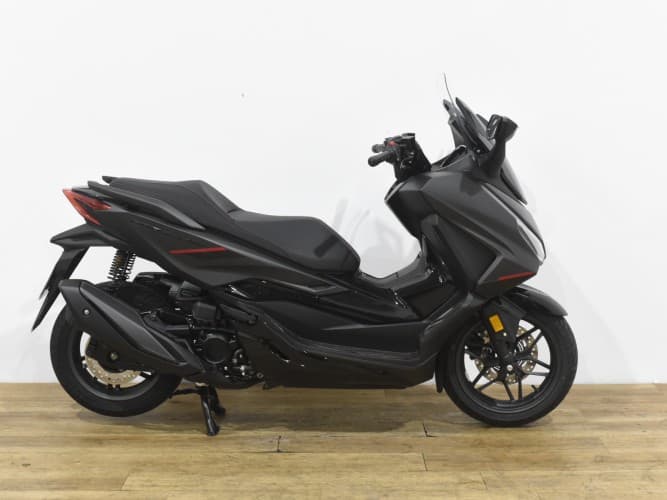 Comprar HONDA FORZA 350 2025 de segunda mano HONDA FORZA 350 2025 de segunda mano