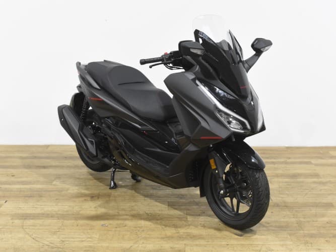 Comprar HONDA FORZA 350 2025 de segunda mano HONDA FORZA 350 2025 de segunda mano