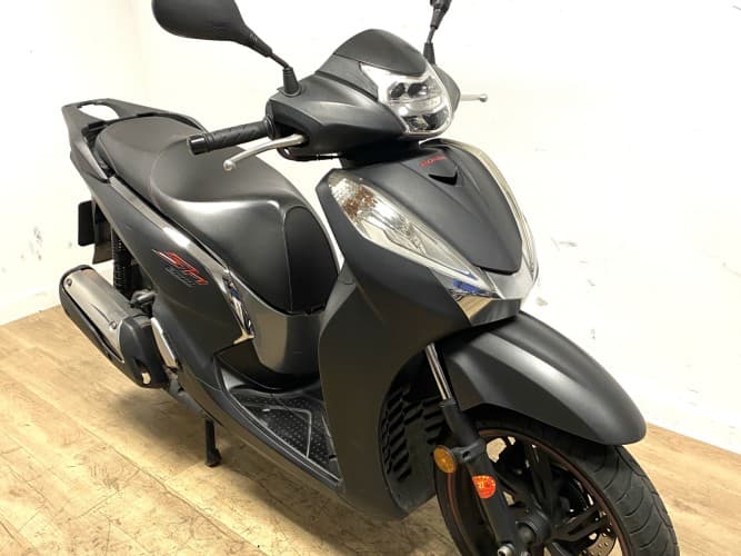 HONDA SH 300I 2018 de segunda mano