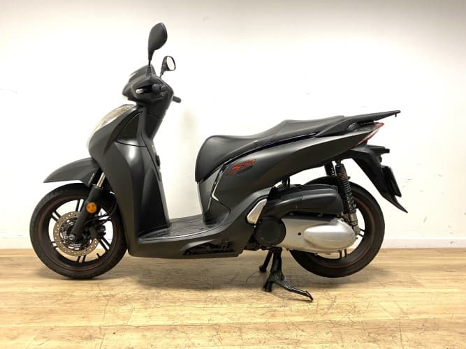 HONDA SH 300I 2018 de segunda mano