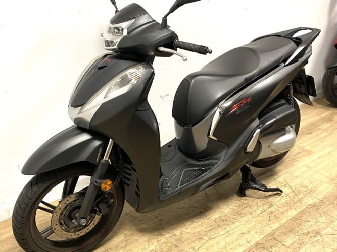 HONDA SH 300I 2018 de segunda mano