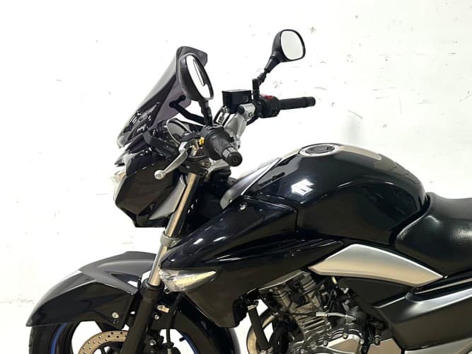 SUZUKI GW 250 INAZUMA 2014 de segunda mano