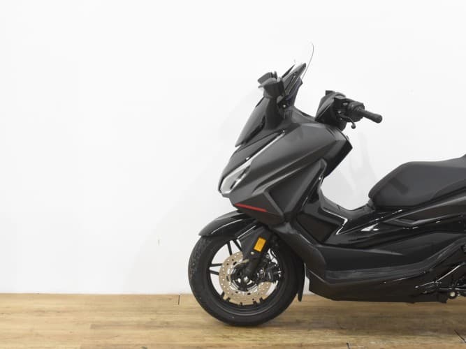 Comprar HONDA FORZA 350 (IVA DEDUCIBLE)(NUEVA 0KM-GARANT. 3AÑOS) 2025 de segunda mano HONDA FORZA 350 (IVA DEDUCIBLE)(NUEVA 0KM-GARANT. 3AÑOS) 2025 de segunda mano