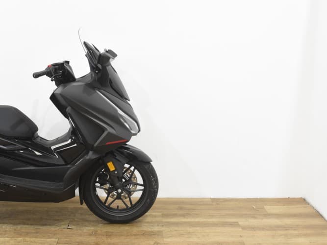 Comprar HONDA FORZA 350 (IVA DEDUCIBLE)(NUEVA 0KM-GARANT. 3AÑOS) 2025 de segunda mano HONDA FORZA 350 (IVA DEDUCIBLE)(NUEVA 0KM-GARANT. 3AÑOS) 2025 de segunda mano