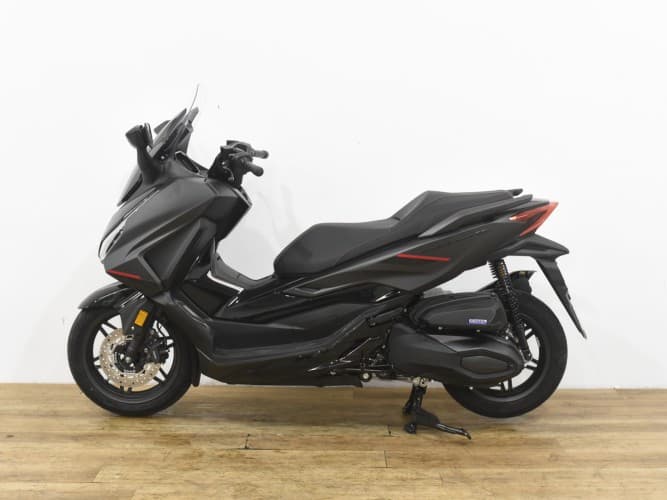 Comprar HONDA FORZA 350 SE-IVA DEDUCIBLE-NUEVA 0KM-GARANT. 3AÑOS 2025 de segunda mano HONDA FORZA 350 SE-IVA DEDUCIBLE-NUEVA 0KM-GARANT. 3AÑOS 2025 de segunda mano