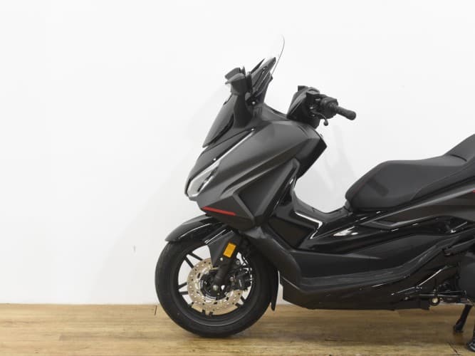 Comprar HONDA FORZA 350 SE-IVA DEDUCIBLE-NUEVA 0KM-GARANT. 3AÑOS 2025 de segunda mano HONDA FORZA 350 SE-IVA DEDUCIBLE-NUEVA 0KM-GARANT. 3AÑOS 2025 de segunda mano