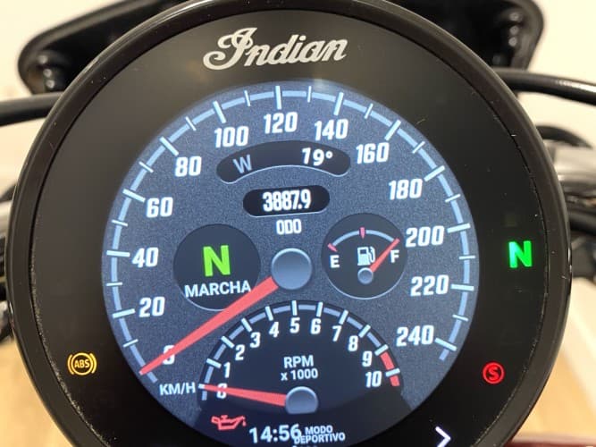 INDIAN SCOUT CLASSIC LIMITED + TECH (2 MALETAS) 2024 de segunda mano
