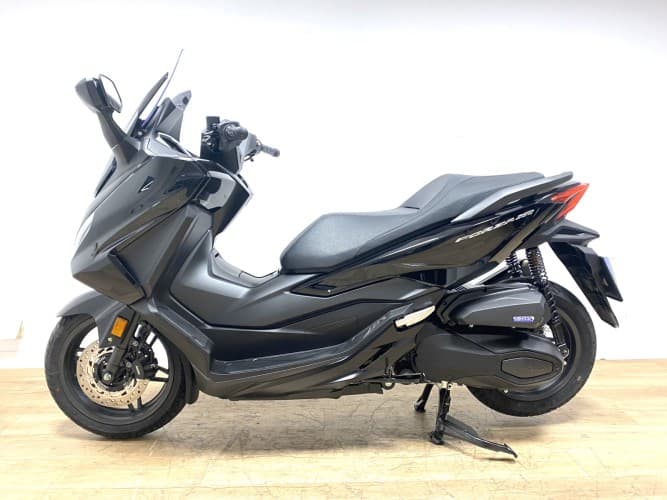 Comprar HONDA FORZA 350 (IVA DEDUCIBLE)(NUEVA 0KM-GARANT. 3AÑOS) 2025 de segunda mano HONDA FORZA 350 (IVA DEDUCIBLE)(NUEVA 0KM-GARANT. 3AÑOS) 2025 de segunda mano