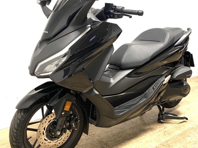 Comprar HONDA FORZA 350 (IVA DEDUCIBLE)(NUEVA 0KM-GARANT. 3AÑOS) 2025 de segunda mano HONDA FORZA 350 (IVA DEDUCIBLE)(NUEVA 0KM-GARANT. 3AÑOS) 2025 de segunda mano
