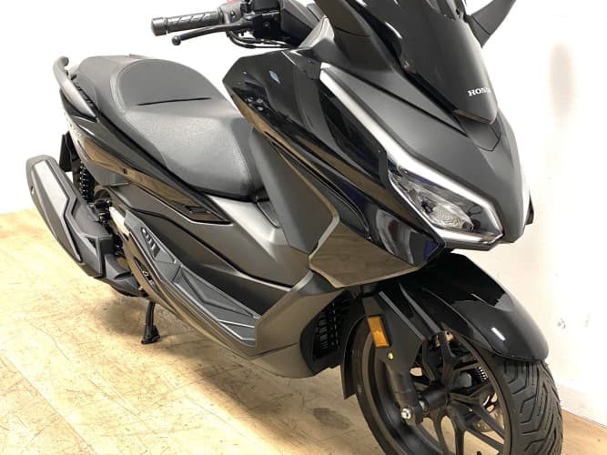 Comprar HONDA FORZA 350 (IVA DEDUCIBLE)(NUEVA 0KM-GARANT. 3AÑOS) 2025 de segunda mano HONDA FORZA 350 (IVA DEDUCIBLE)(NUEVA 0KM-GARANT. 3AÑOS) 2025 de segunda mano