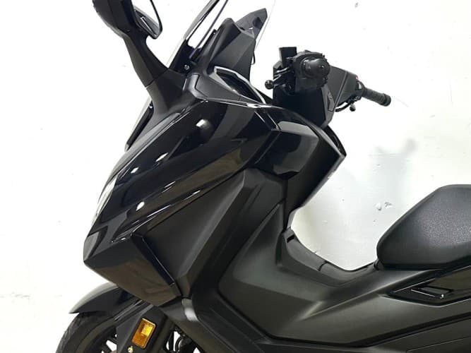 HONDA FORZA 350 (IVA DEDUCIBLE)(NUEVA 0KM-GARANT. 3AÑOS) 2025 de segunda mano