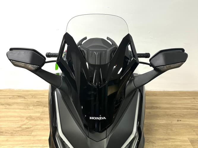 HONDA FORZA 350 (IVA DEDUCIBLE)(NUEVA 0KM-GARANT. 3AÑOS) 2025 de segunda mano