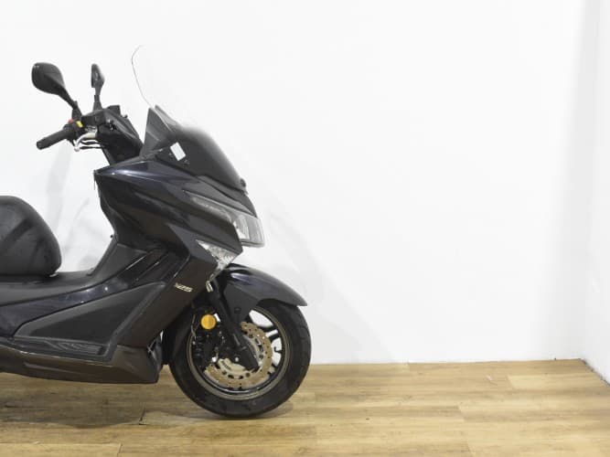 Comprar KYMCO GRAND DINK 125 2017 de segunda mano KYMCO GRAND DINK 125 2017 de segunda mano