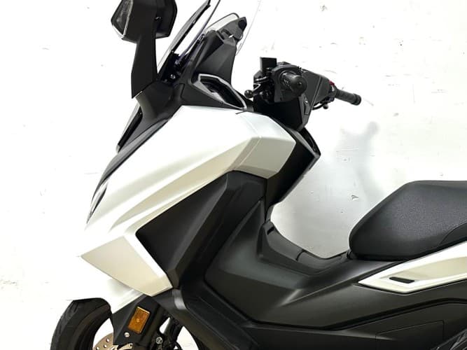Comprar HONDA FORZA 350 (IVA DEDUCIBLE)(NUEVA 0KM-GARANT. 3AÑOS) 2025 de segunda mano HONDA FORZA 350 (IVA DEDUCIBLE)(NUEVA 0KM-GARANT. 3AÑOS) 2025 de segunda mano