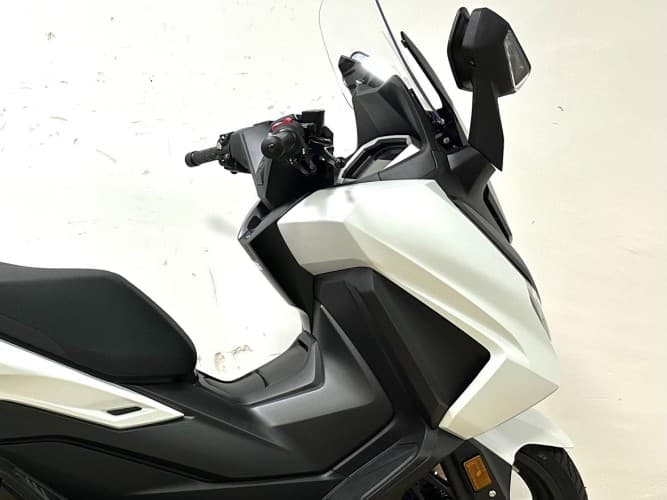 Comprar HONDA FORZA 350 (IVA DEDUCIBLE)(NUEVA 0KM-GARANT. 3AÑOS) 2025 de segunda mano HONDA FORZA 350 (IVA DEDUCIBLE)(NUEVA 0KM-GARANT. 3AÑOS) 2025 de segunda mano