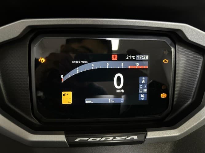 Comprar HONDA FORZA 350 (IVA DEDUCIBLE)(NUEVA 0KM-GARANT. 3AÑOS) 2025 de segunda mano HONDA FORZA 350 (IVA DEDUCIBLE)(NUEVA 0KM-GARANT. 3AÑOS) 2025 de segunda mano