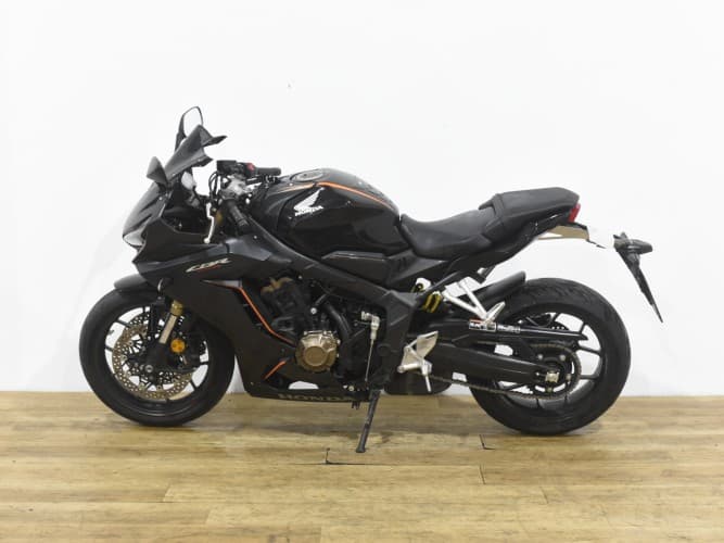 Comprar HONDA CBR 650 R (A) 2022 de segunda mano HONDA CBR 650 R (A) 2022 de segunda mano