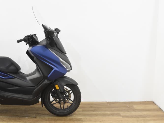 HONDA FORZA 125 2023 de segunda mano