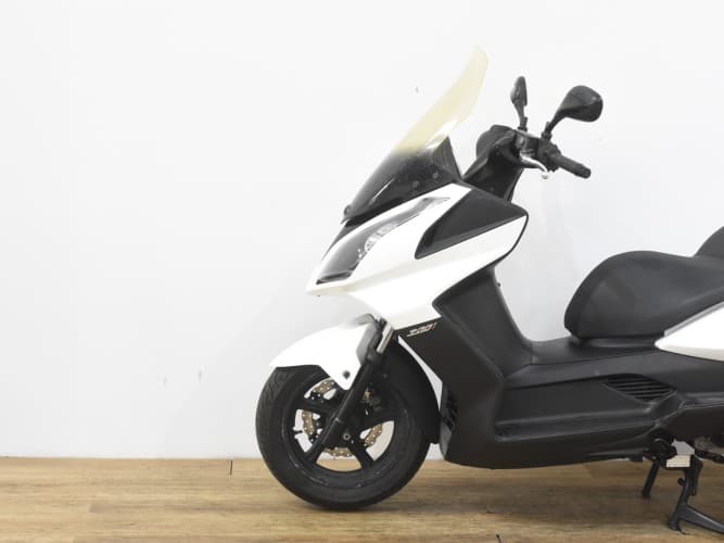 KYMCO SUPER DINK 300I 2011 de segunda mano