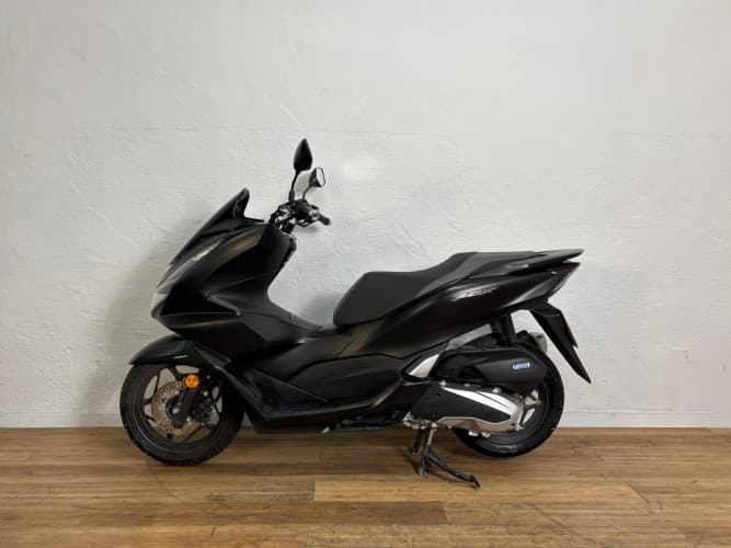 HONDA PCX 125 2023 de segunda mano