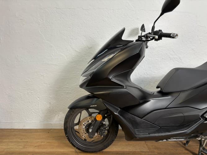 HONDA PCX 125 2023 de segunda mano