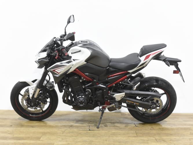 Comprar KAWASAKI Z 900 (A2) 2025 de segunda mano KAWASAKI Z 900 (A2) 2025 de segunda mano