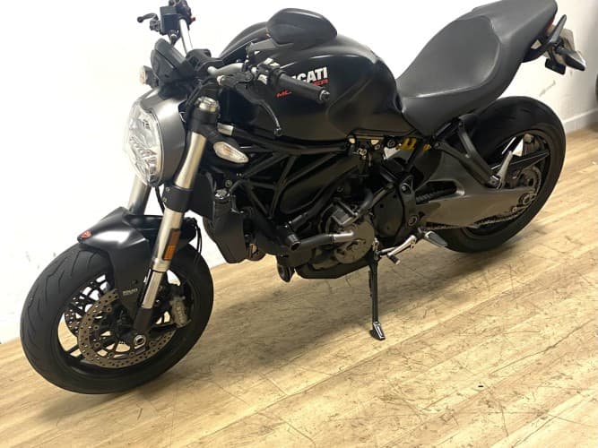 Comprar DUCATI MONSTER 821 2019 de segunda mano DUCATI MONSTER 821 2019 de segunda mano