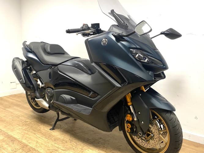 Comprar YAMAHA TMAX 560 TECH MAX 2022 de segunda mano YAMAHA TMAX 560 TECH MAX 2022 de segunda mano