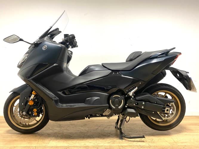 Comprar YAMAHA TMAX 560 TECH MAX 2022 de segunda mano YAMAHA TMAX 560 TECH MAX 2022 de segunda mano