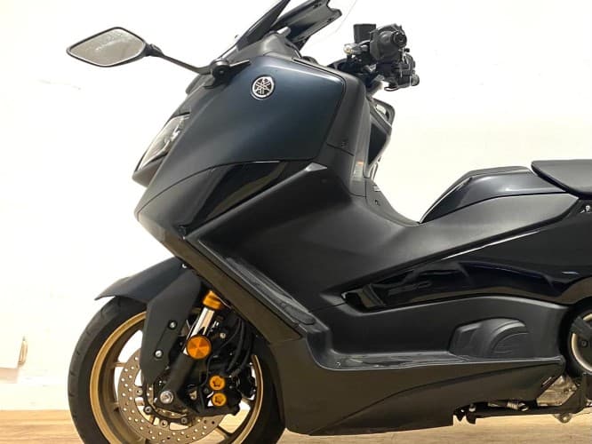 Comprar YAMAHA TMAX 560 TECH MAX 2022 de segunda mano YAMAHA TMAX 560 TECH MAX 2022 de segunda mano