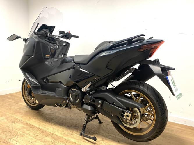 Comprar YAMAHA TMAX 560 TECH MAX 2022 de segunda mano YAMAHA TMAX 560 TECH MAX 2022 de segunda mano
