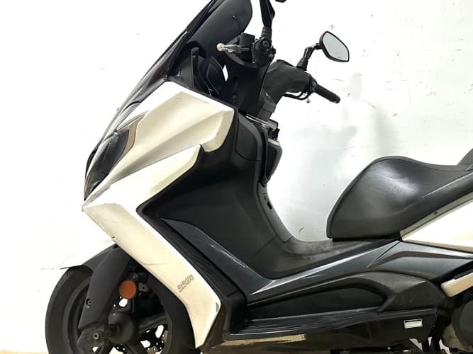 Comprar KYMCO SUPER DINK 350 2018 de segunda mano KYMCO SUPER DINK 350 2018 de segunda mano