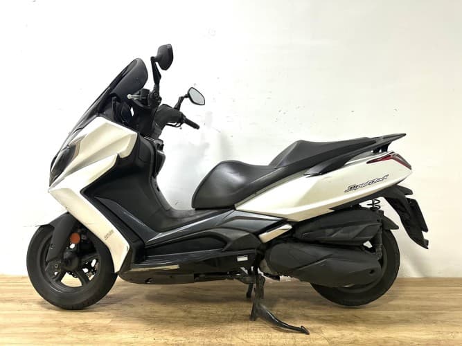 Comprar KYMCO SUPER DINK 350 2018 de segunda mano KYMCO SUPER DINK 350 2018 de segunda mano