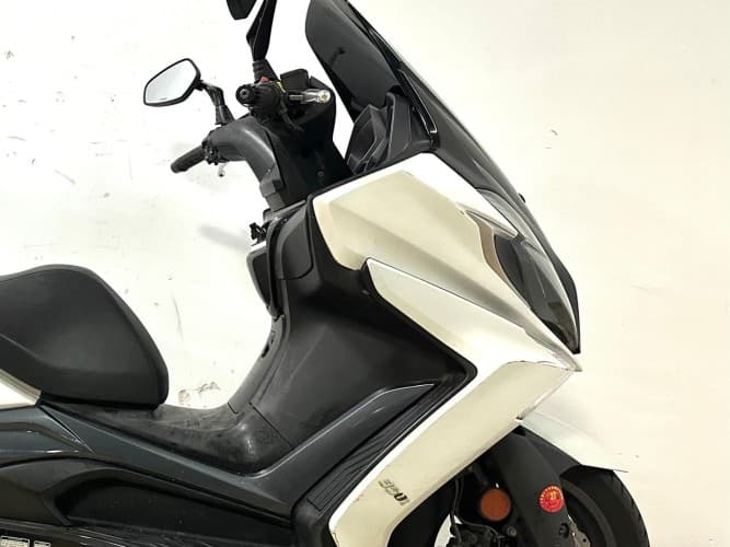 Comprar KYMCO SUPER DINK 350 2018 de segunda mano KYMCO SUPER DINK 350 2018 de segunda mano