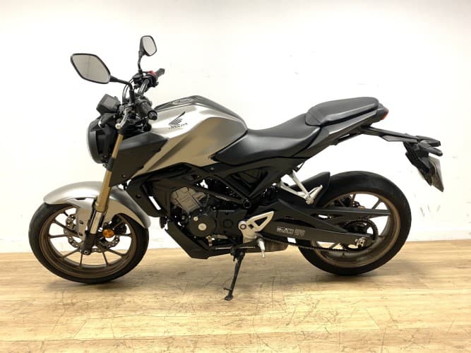 HONDA CB 125 R 2023 de segunda mano