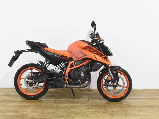 Comprar KTM DUKE 390 2024 de segunda mano KTM DUKE 390 2024 de segunda mano