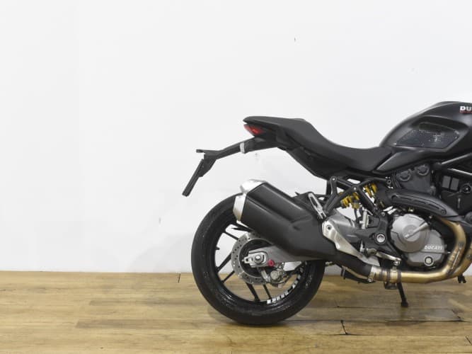 DUCATI MONSTER 821 2021 de segunda mano