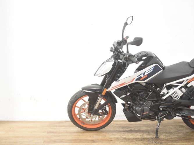 KTM DUKE 125 2023 de segunda mano