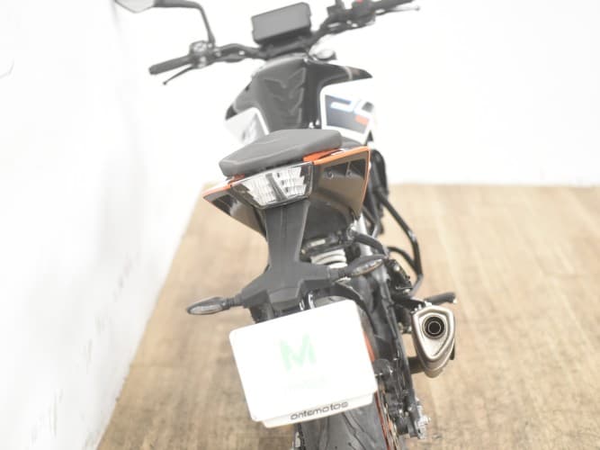 KTM DUKE 125 2023 de segunda mano
